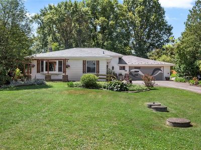 696 Lyonswood Dr, Hinckley, OH, 44233
