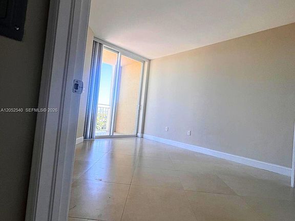 4th image of 2425 SW 27th Ave APT 1006