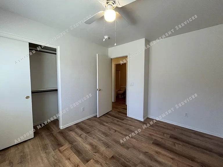 2046 S 171st Dr — Photo 17