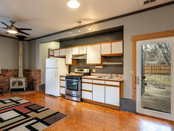 4th image of 466 Adkins St