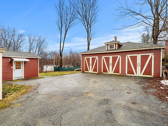 2nd image of 11 Hubbard Hill Road