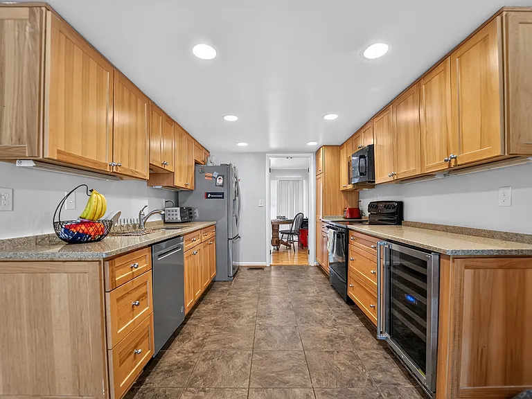5607 Vantage Point Rd — Photo 5