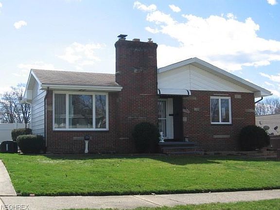 3rd image of 280 E Woodsdale Ave