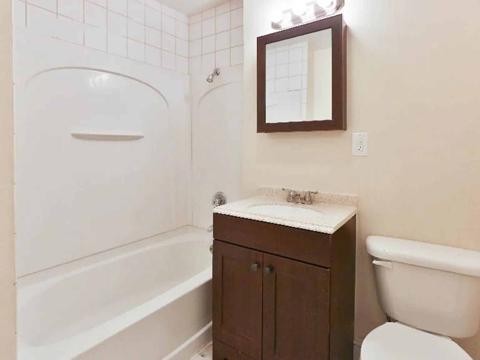 4 bed, 1100 sqft, $3,400 — Photo 4