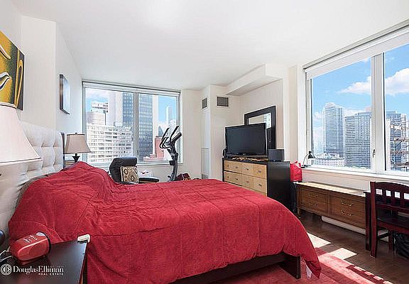 4th image of 225 E 34th St APT 16H