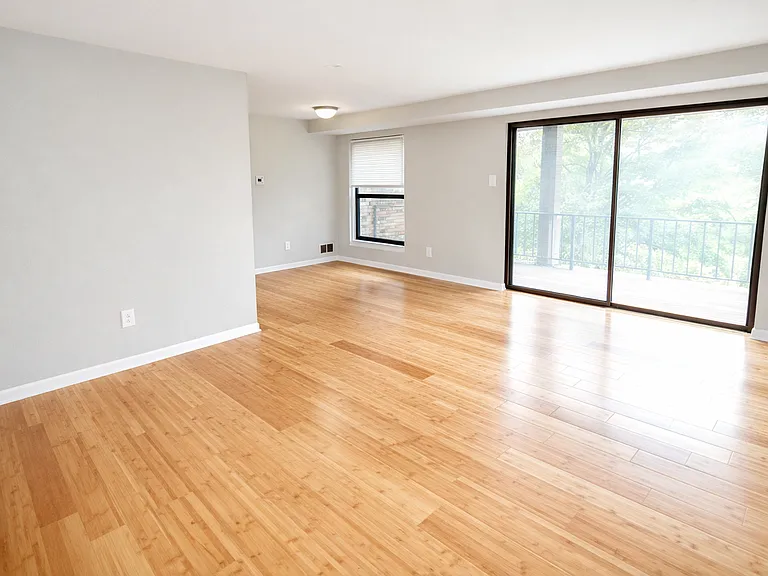Hardwood 1-Bed