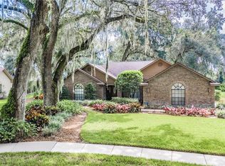 2113 Arbor Oaks Dr, Valrico, FL 33594