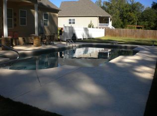 217 Stone Brook Dr, Gray, GA 31032