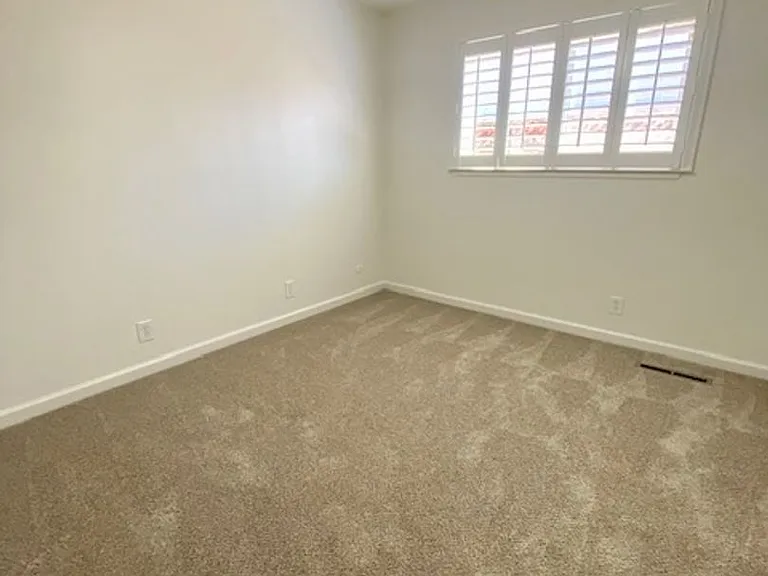 363 Helen Way — Photo 23