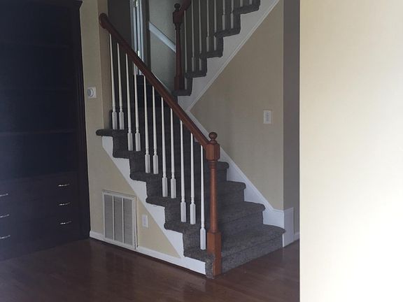 5th image of 721 Keeling Dr