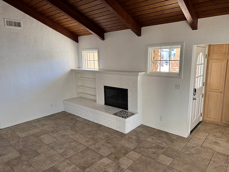 416 Aliso Ave — Photo 24