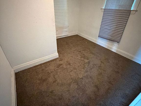 3rd image of 11624 Forest Ave