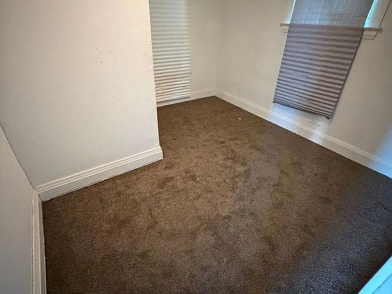 11624 Forest Ave — Photo 3