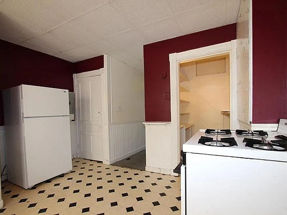 5th image of 33-37 Grant St #35