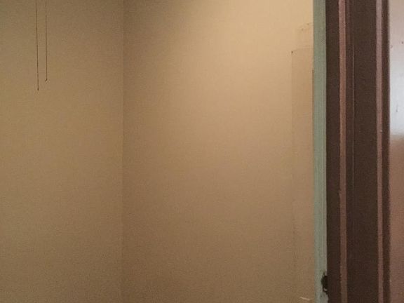 3rd image of 706 S 6th Ave APT 1S