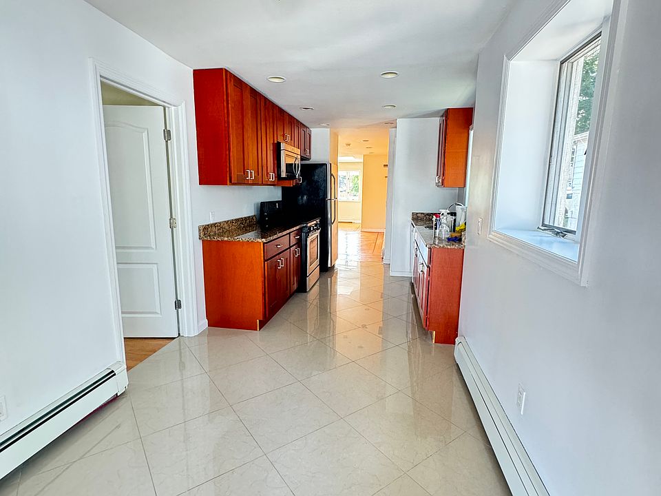 1st image of 15 Hull Ave #1L