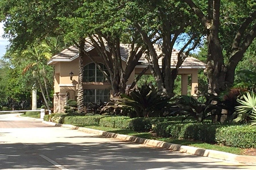 1st image of 7811 S Woodridge Dr