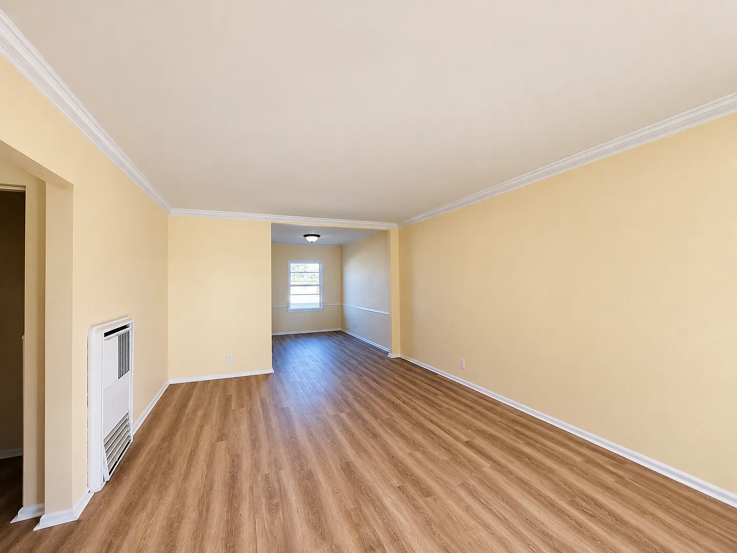 2116 Ridgeley Apartments — Photo 2