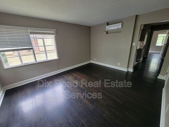 4th image of 350 Ross Ave #C
