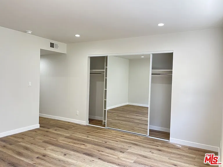 11806 Mayfield Ave #104 — Photo 12