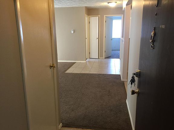 1517-3 View of Living Room from front door_04252018