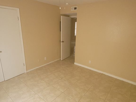 4th image of 2606 Los Amigos Dr APT 9