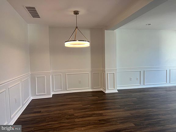 5th image of 625 Barton Run Blvd