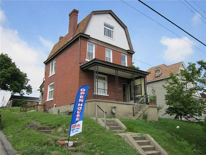 4252 Stanley St photo 1
