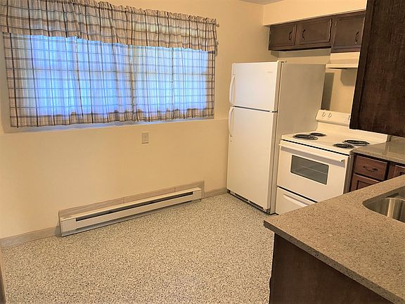 5th image of 606 Tower Ln APT C