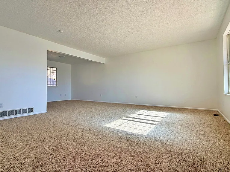 17125 E Pacific Pl — Photo 3
