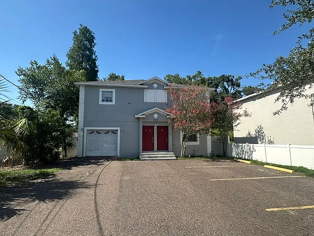 2 bed, 900 sqft, $1,600 — Photo 1