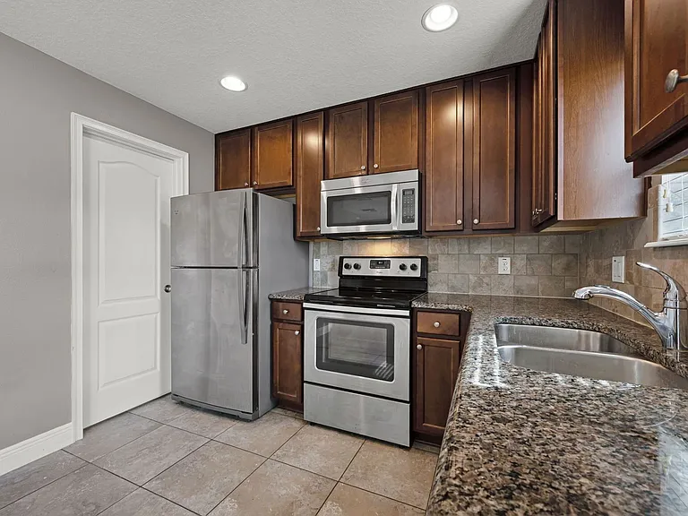 8623 Via Trieste Dr #B — Photo 8