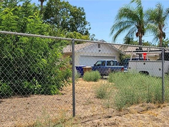 3rd image of 32271 Avenue E