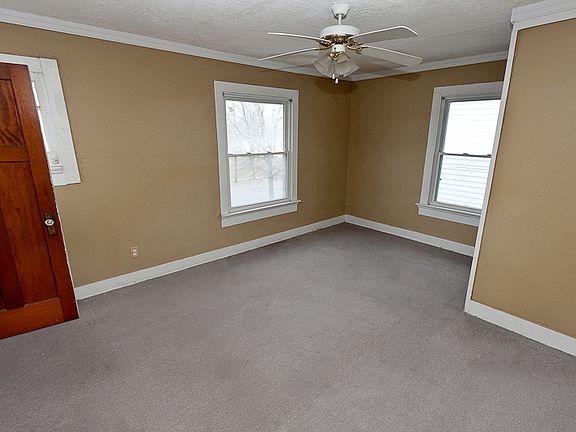 3rd image of 733 N Broadway St