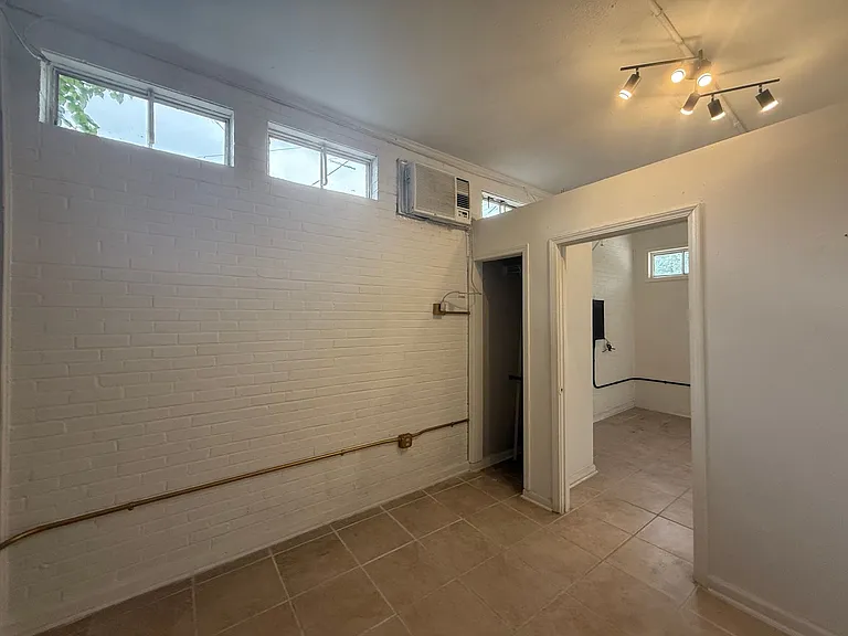 427 General Mouton Ave #B — Photo 4