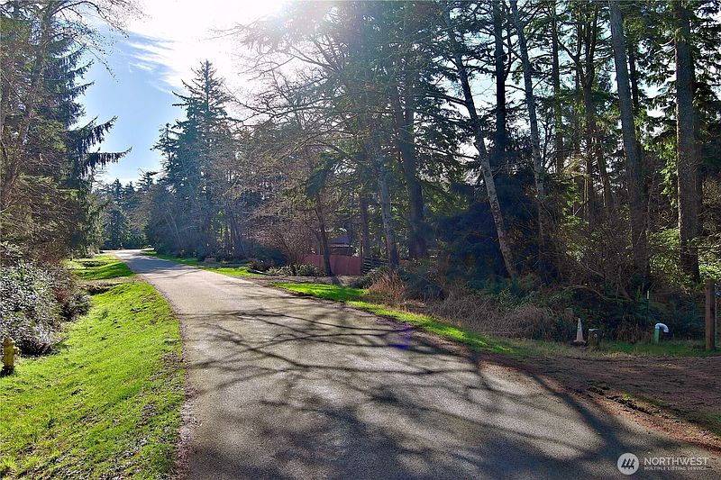 2nd image of 721 Chenois Avenue NE