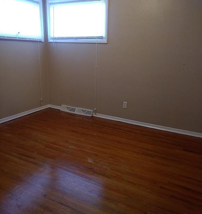2nd image of 820 3rd Ave NW