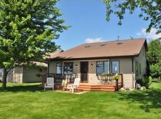 W4437 W Nabor Rd, Cecil, WI 54111