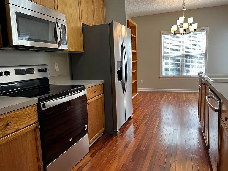 2424 Bay Harbor Dr — Photo 9