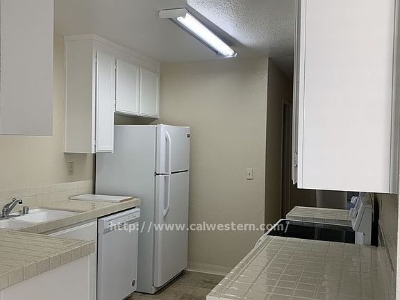 3rd image of 852 Apricot Ave APT D