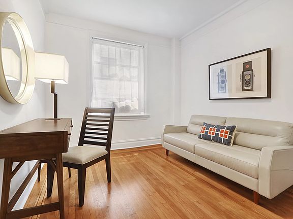 5th image of 140 W 71st St #7AJ