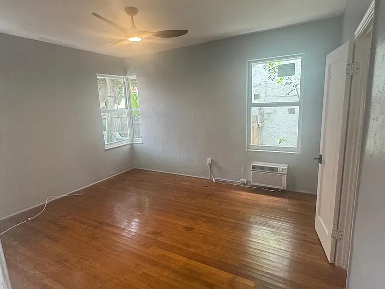 315 W 28th St #11 — Photo 7