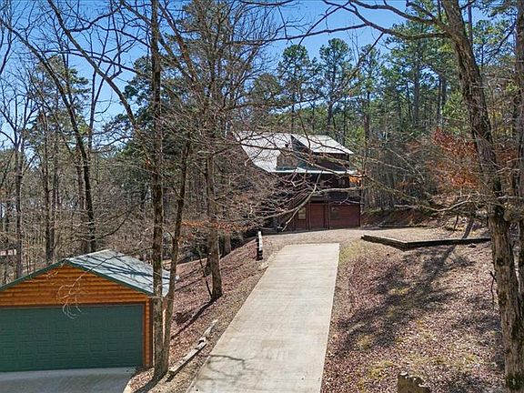 2nd image of 32 Paddlefish Rd