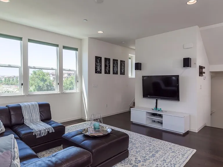 2nd floor - Living room