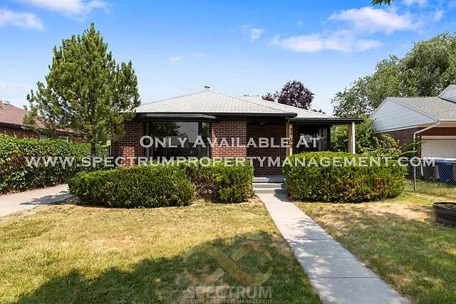 1158 W Lafayette Dr