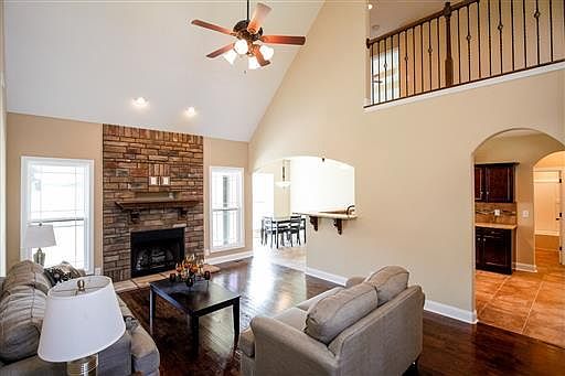 5th image of 327 W Creek Farms