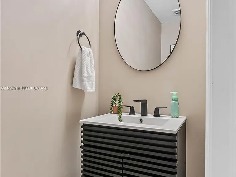 712 SW 2nd Way #712 — Photo 13