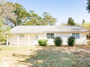 220 NE 48th St, Oak Island, NC 28465