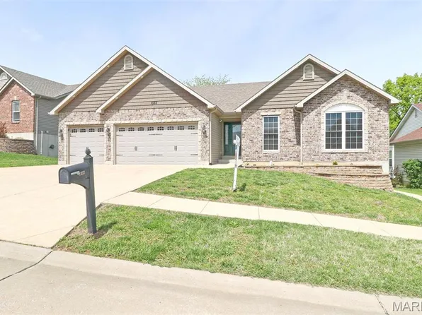 1033 Stonewick Ct, Herculaneum, MO 63048