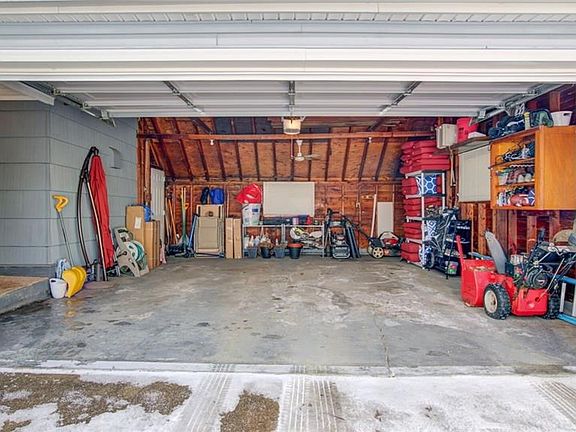 4th image of 3338 Carol Ct